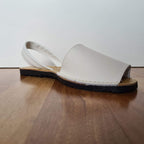 Menorquinas de Piel color Blanco en testimu.com de T'estimu Moda