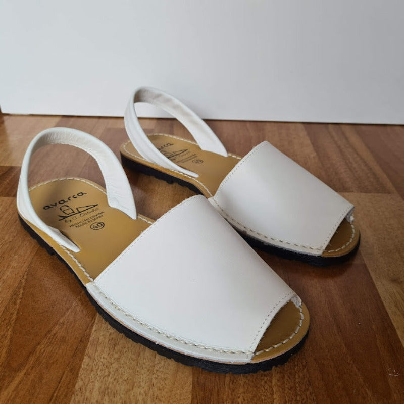 Menorquinas de Piel color Blanco en testimu.com de T'estimu Moda