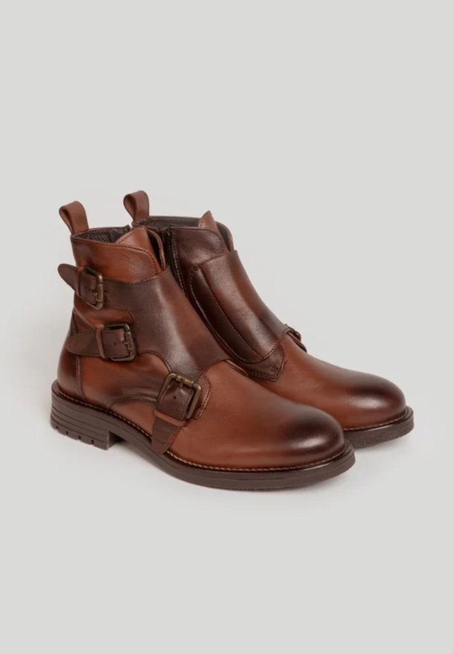 Botas de piel con hebillas para hombre en color marrón