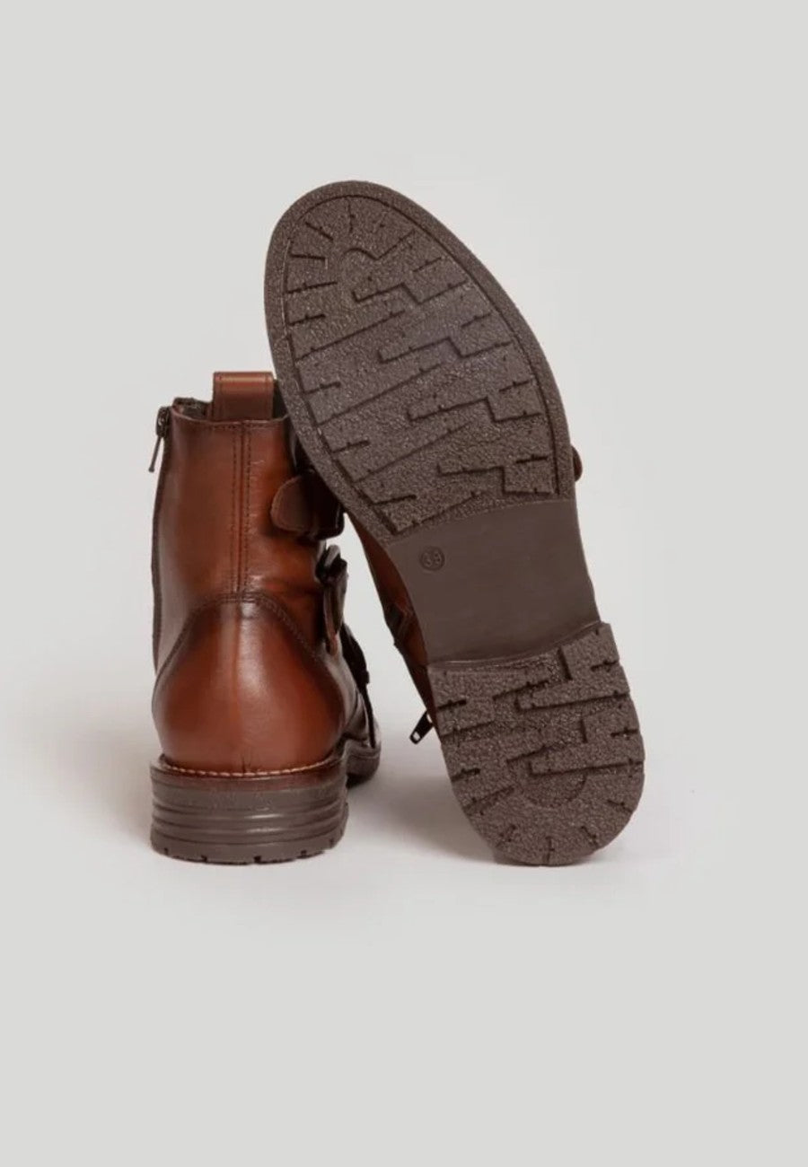 Botas de piel con hebillas para hombre en color marrón