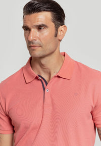 Polo de algodón con cuello Maho en color Buganvilla