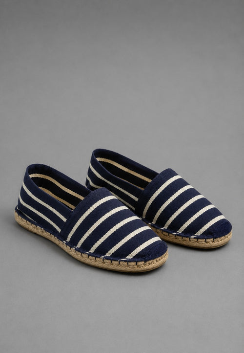 Alpargatas vascas de yute en color negro con rayas