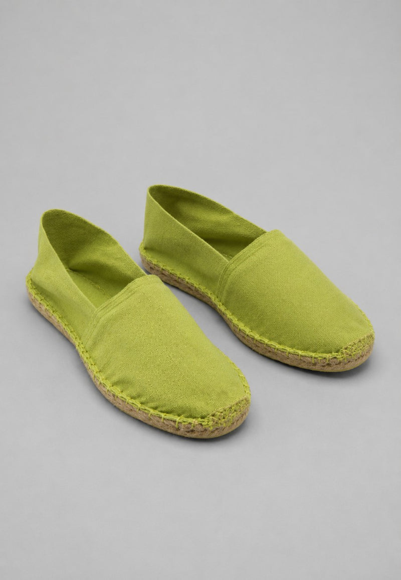 Alpargatas vascas de yute en color verde bambú