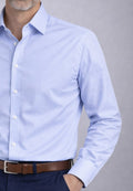 Camisa de vestir de sastrería hecha a mano, fil a fil, color celeste