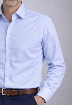 Camisa de vestir de sastrería hecha a mano, fil a fil, color celeste