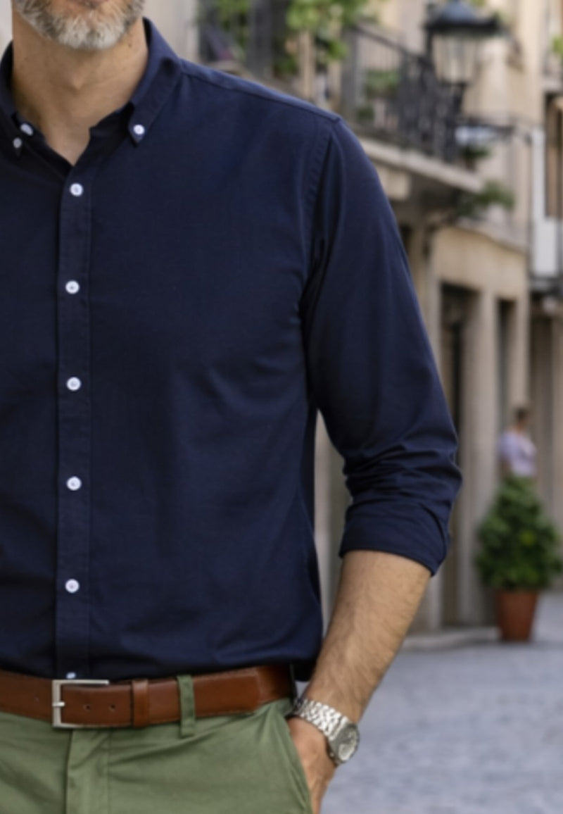 Camisa Oxford azul marino semi entallada