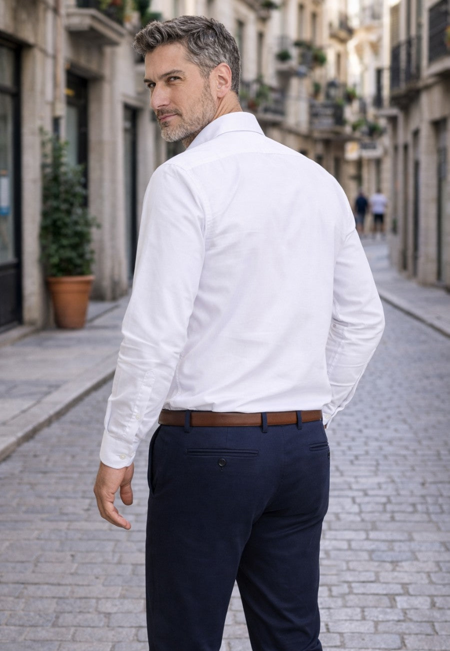 Camisa Oxford blanca semi entallada