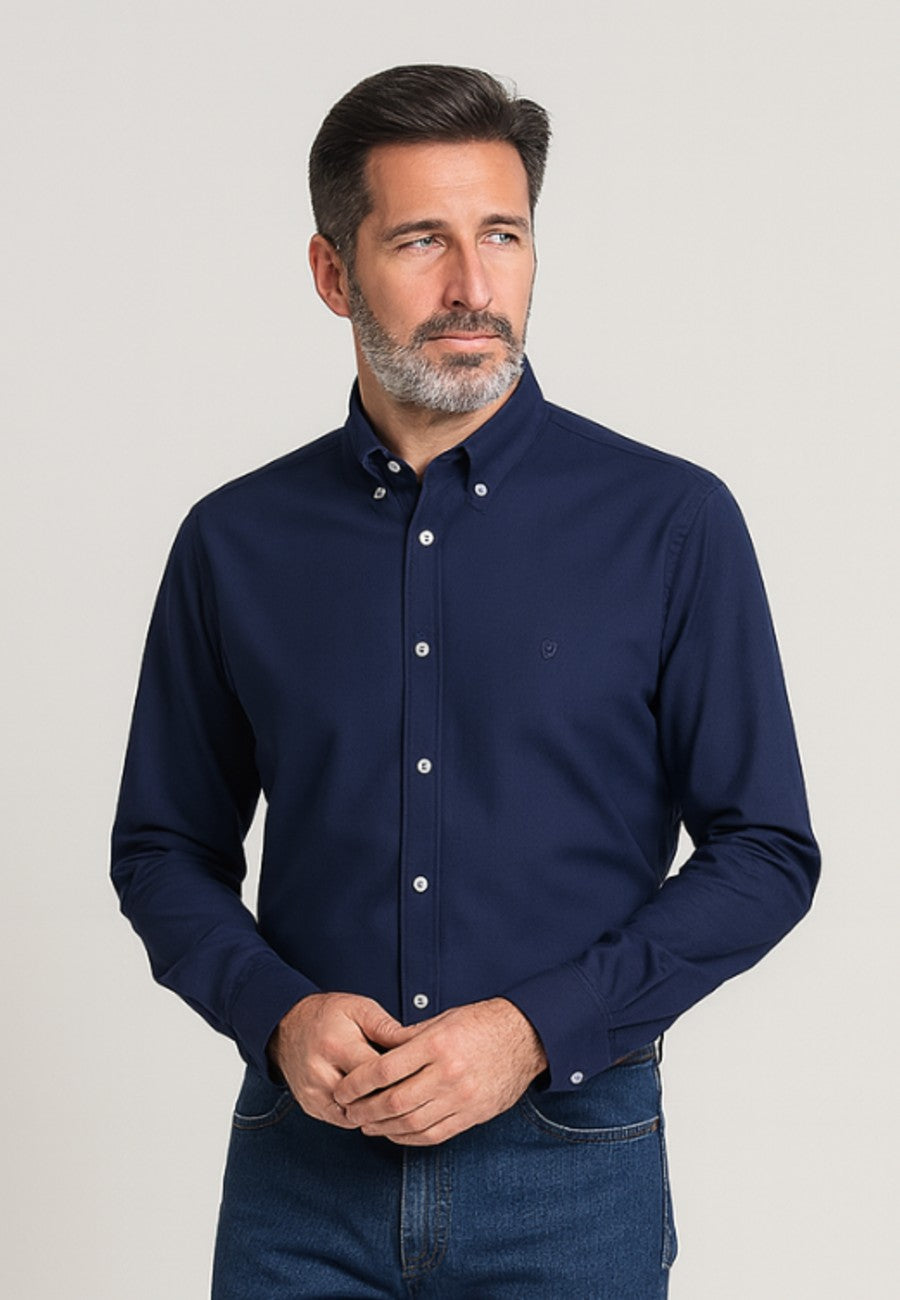 Camisa Oxford manga larga de hombre en color azul marino