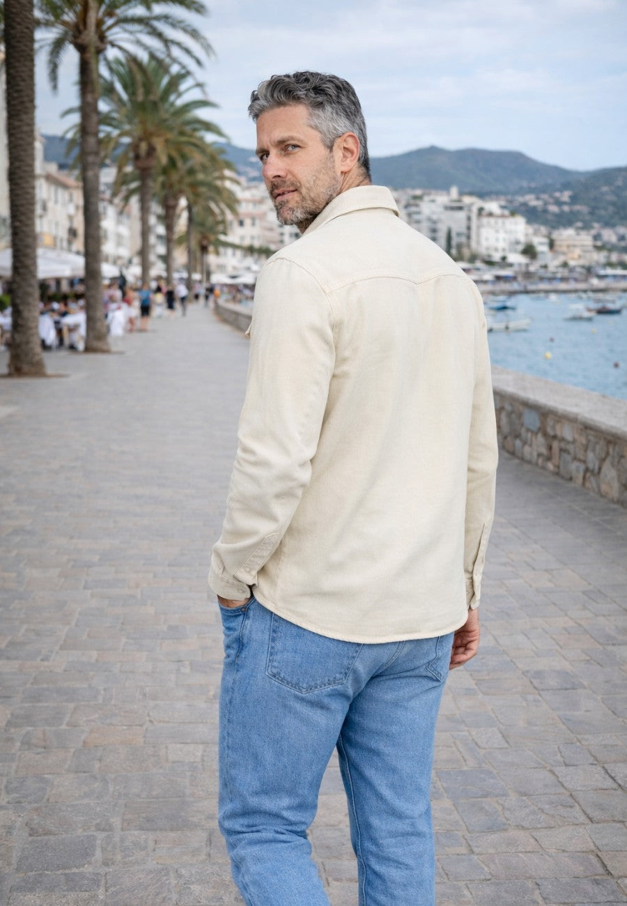 Sobrecamisa vaquera en corte recto de color hueso
