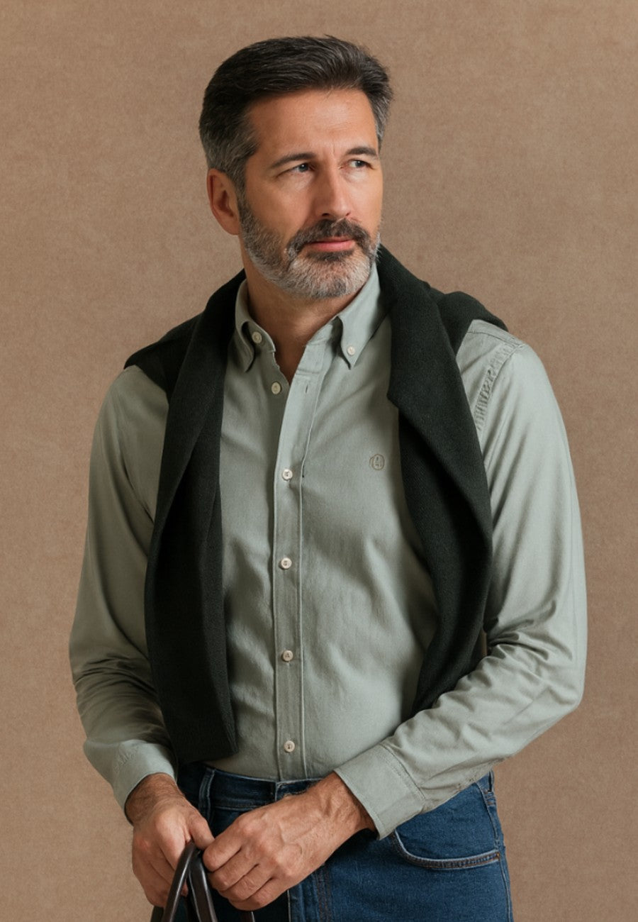 Camisa Oxford manga larga de hombre en color verde hoja