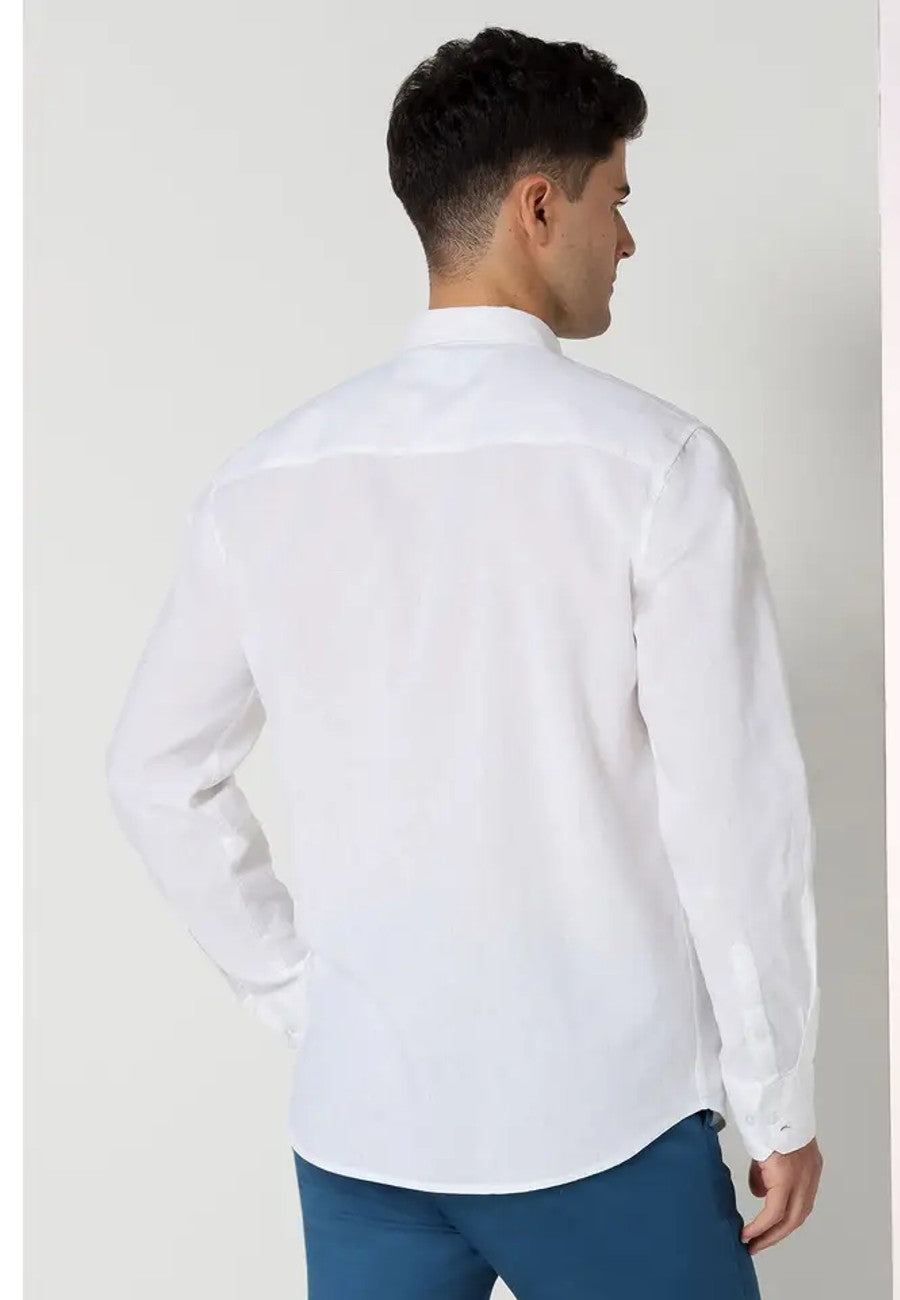 Camisa blanca de hombre