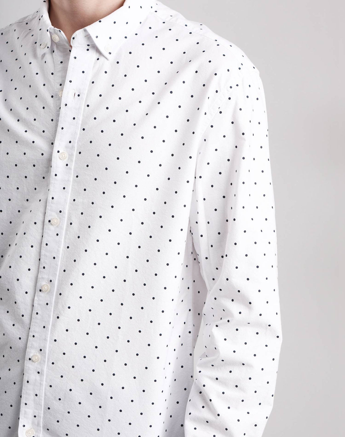 Camisa Oxford de hombre Blanca con lunares negros en testimu.com de T'estimu moda