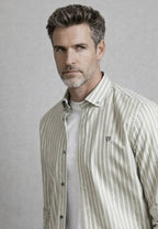 Camisa casual de hombre en rayas verdes botella