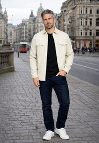 Sobrecamisa vaquera en corte recto de color hueso