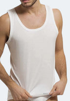 Set de tres camisetas blancas de tirante para hombre