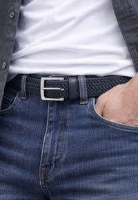 Cinturón trenzado elástico y hebilla de zinc de color gris