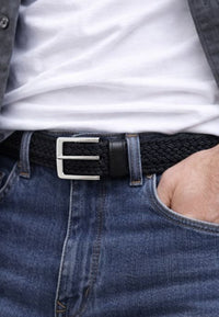 Cinturón trenzado elástico y hebilla de zinc de color negro