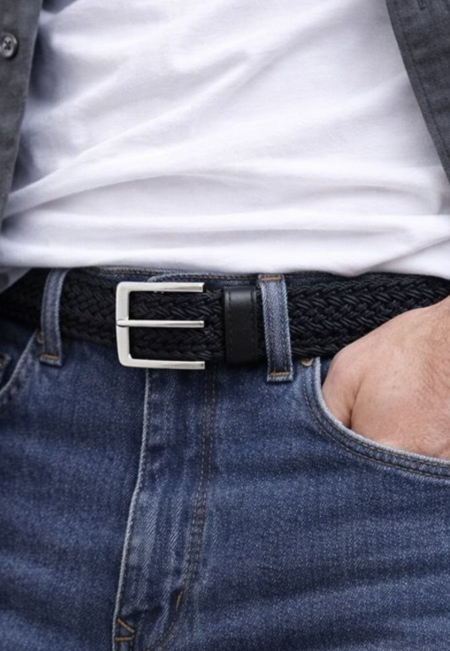 Cinturón trenzado elástico y hebilla de zinc de color negro