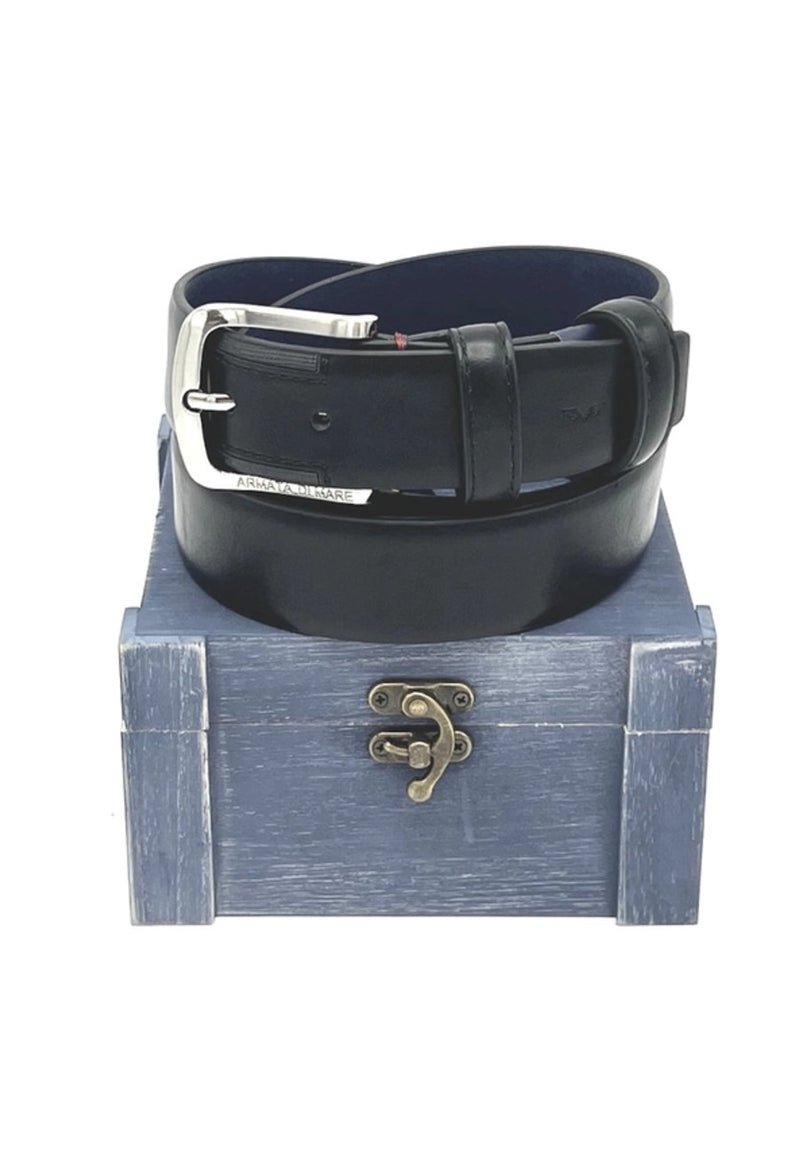 Cinturón de cuero azul oscuro con caja de madera, ideal para regalo