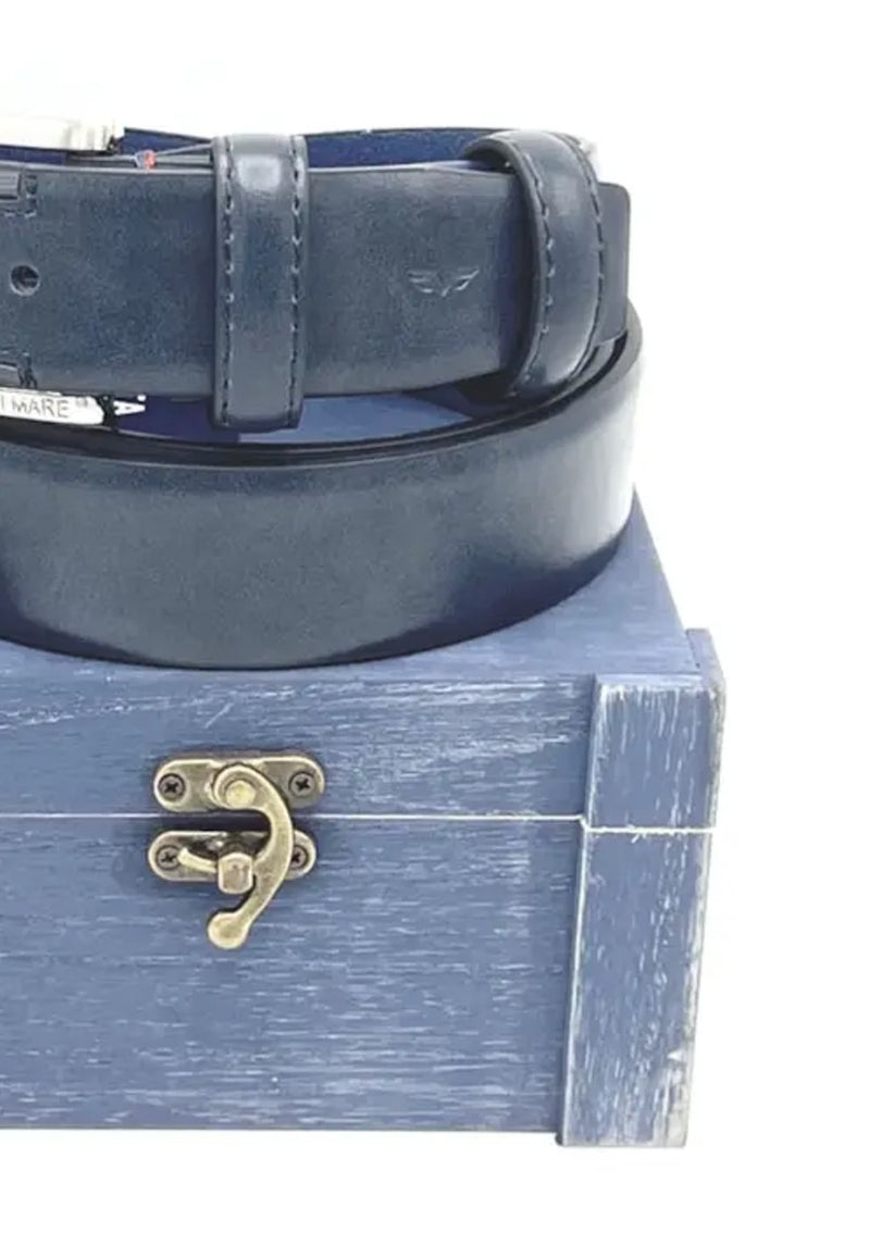 Cinturón de cuero azul oscuro con caja de madera, ideal para regalo
