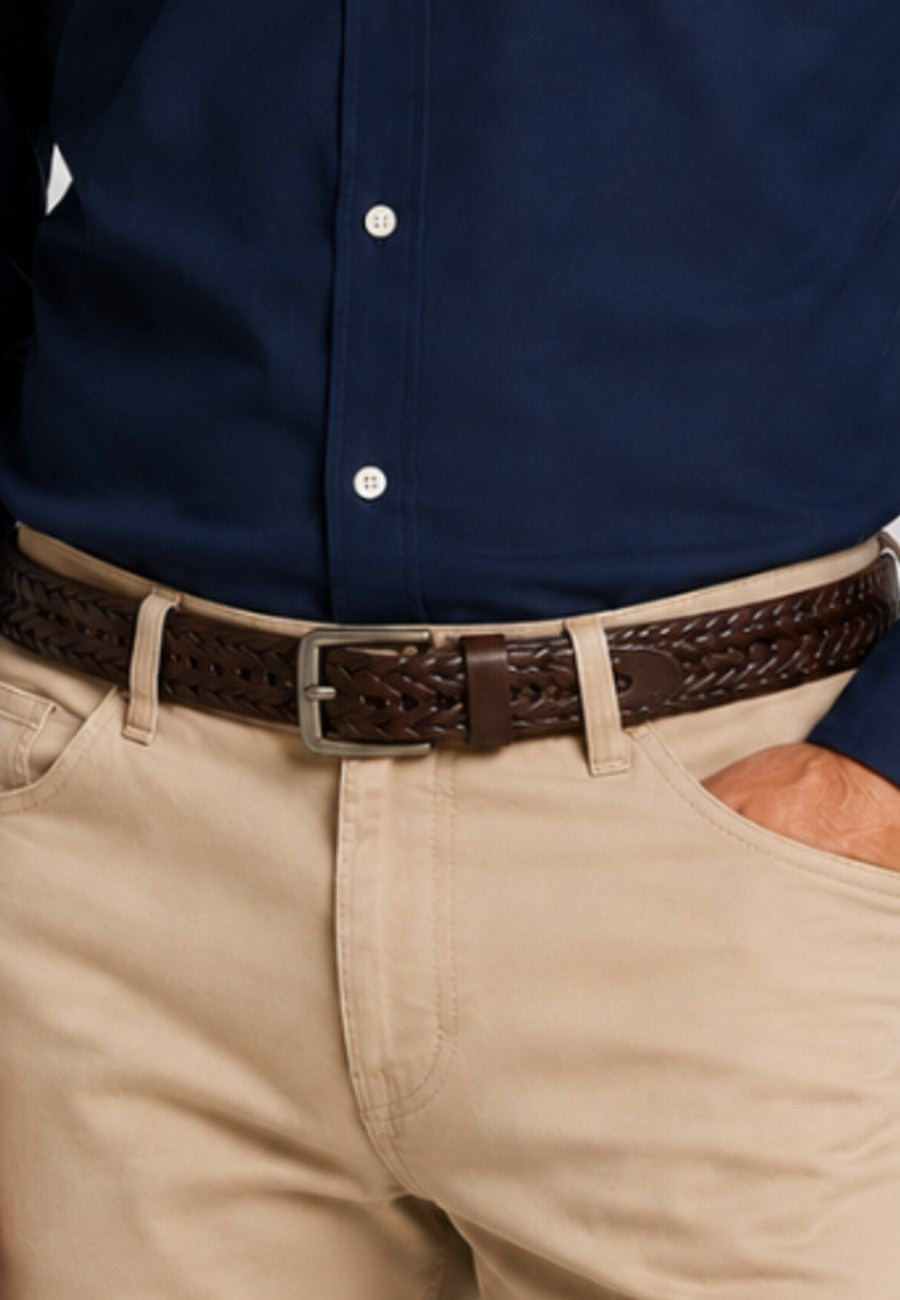 Cinturón de piel trenzado en color marrón para hombre