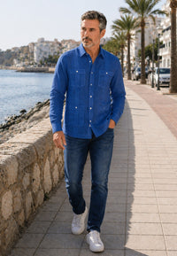 Camisa guayabera de sastrería en lino azul tinta- hasta la talla 4XL