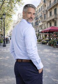 Camisa de vestir de sastrería hecha a mano, fil a fil, color celeste