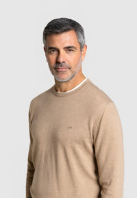 Jersey de cuello redondo de color camel