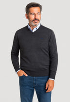 Jersey de punto con cuello de pico para hombre