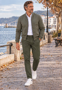Pantalón jogger de invierno en loneta color verde tierra