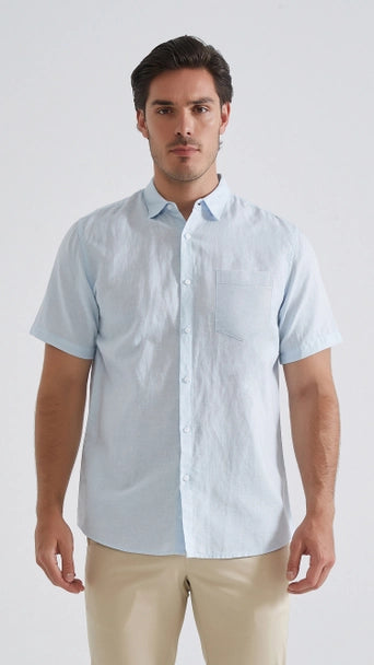 Camisa manga corta Azul Cielo de lino 100x100 para hombre