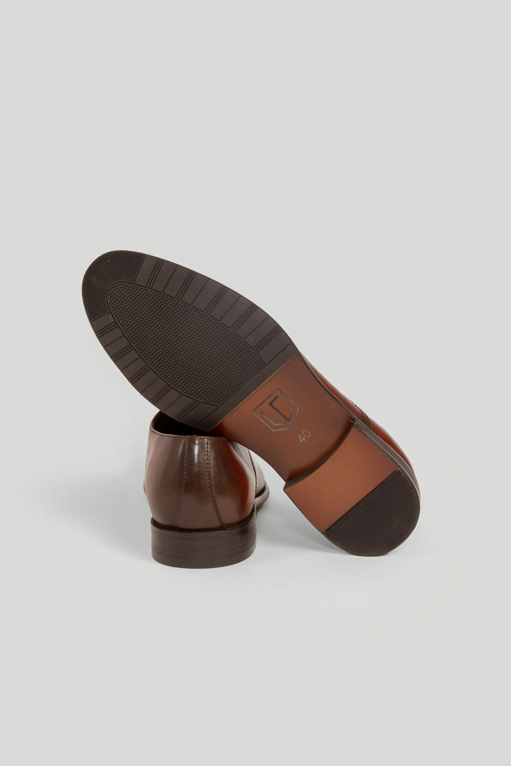 Zapatos Oxford de piel en color burdeos