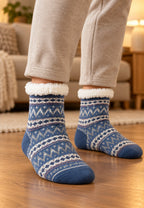 Pack regalo de 2 pares de calcetines de estar por casa en caja de regalo. Gris y azul