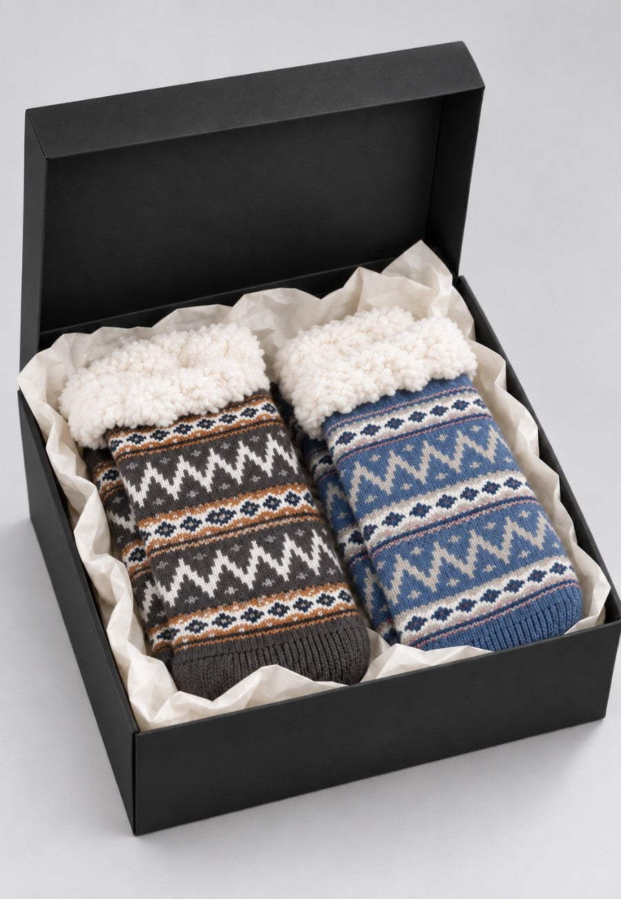Pack regalo de 2 pares de calcetines de estar por casa en caja de regalo. Gris y azul