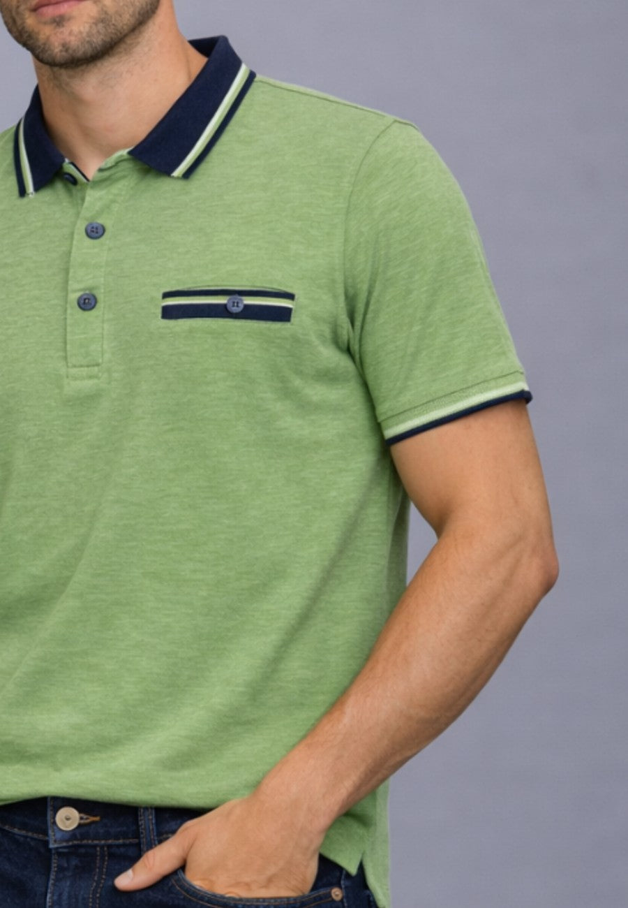 Polo piqué de hombre regular en color verde pasto
