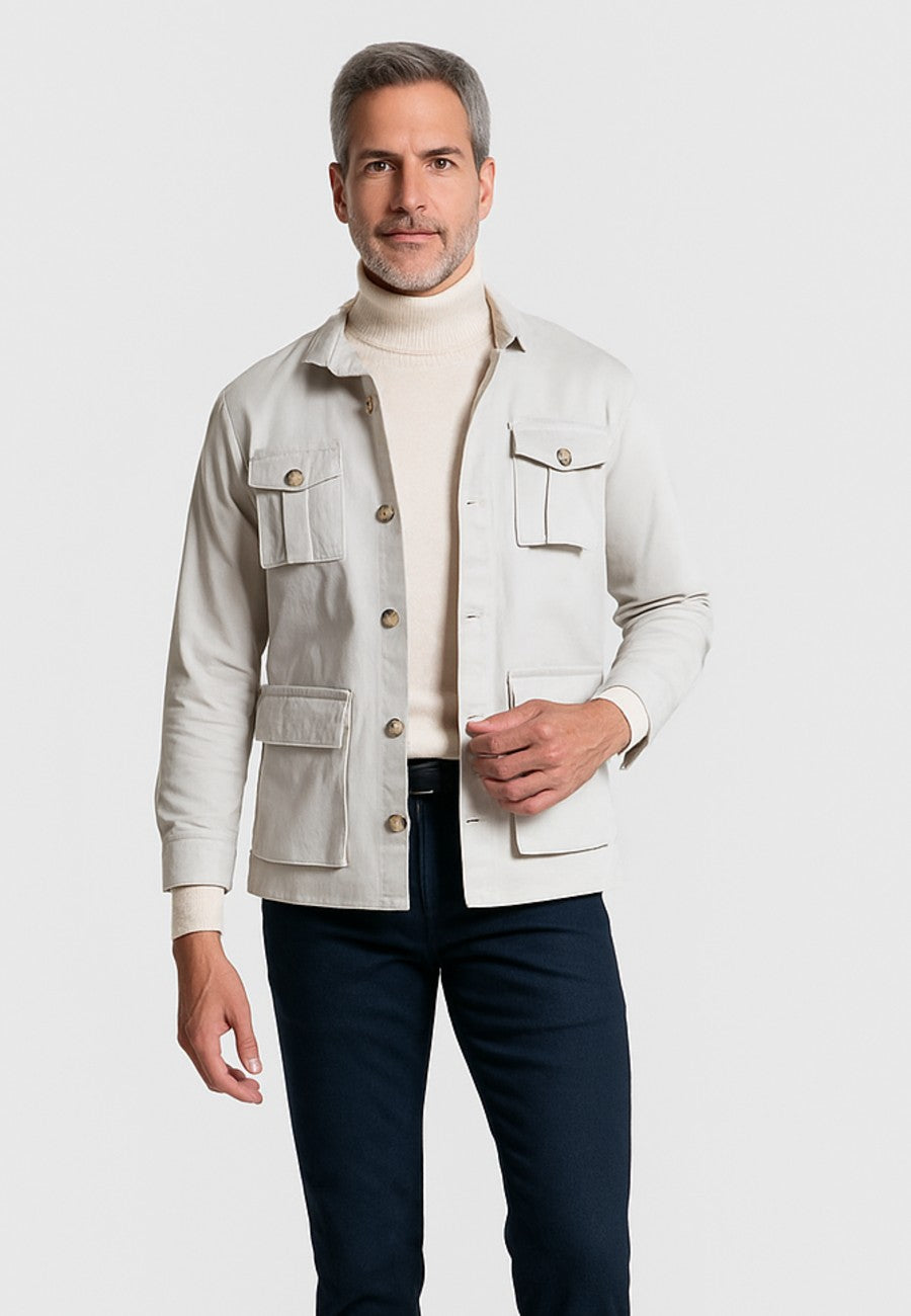 Sahariana con cinturón de hombre color hueso