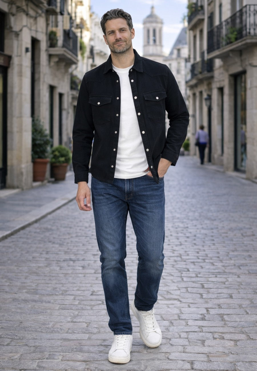 Sobrecamisa vaquera en corte recto de color negro