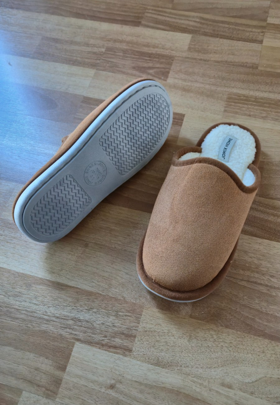 Zapatillas de estar por casa para hombre color camel JH