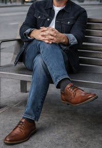 Zapato de hombre con cordones en piel color marrón