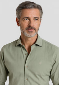 Camisa de hombre premium en color KaKI