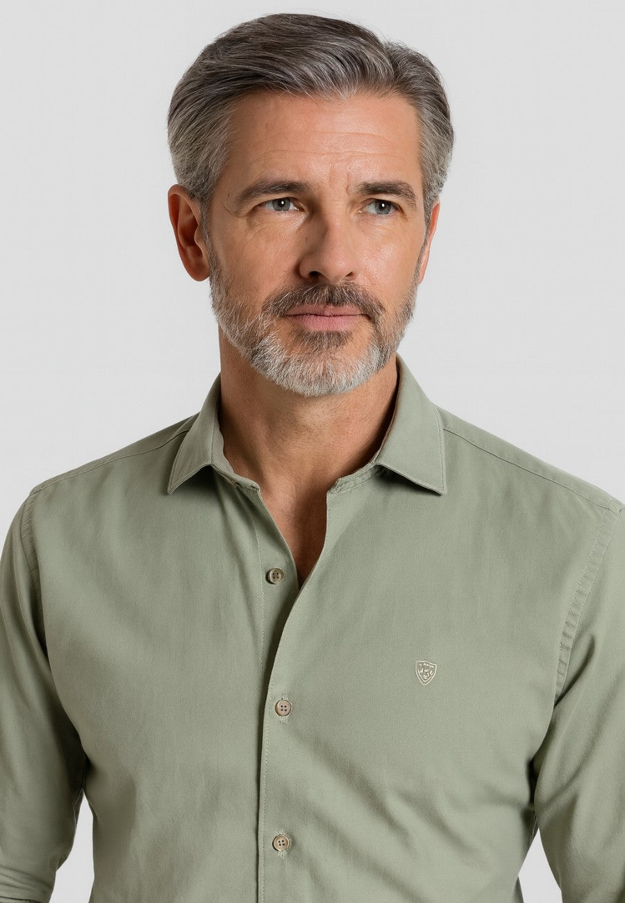 Camisa de hombre premium en color KaKI