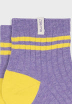 Calcetines retro de media altura color violeta rayas amarillas