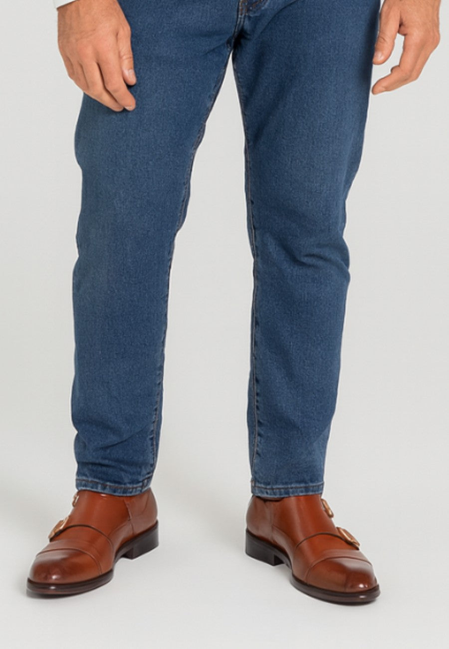 Zapatos de cuero con hebillas de color marrón