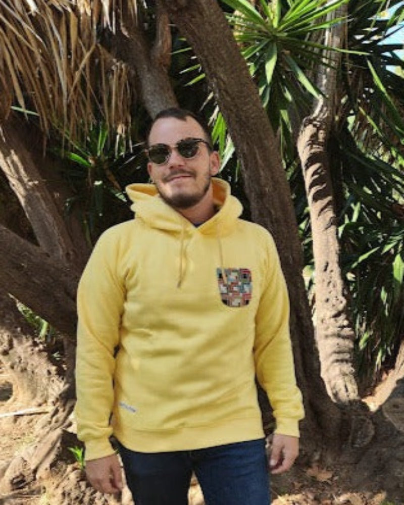 Sudadera con bolsillo y capucha amarillo pastel en testimu.com de T'estimu Moda